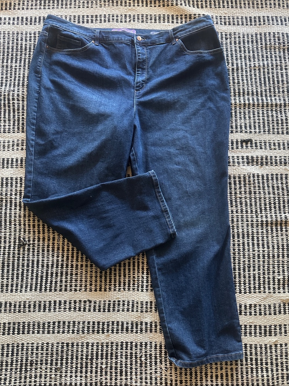 Gloria Vanderbilt size 22W dark wash Amanda jeans